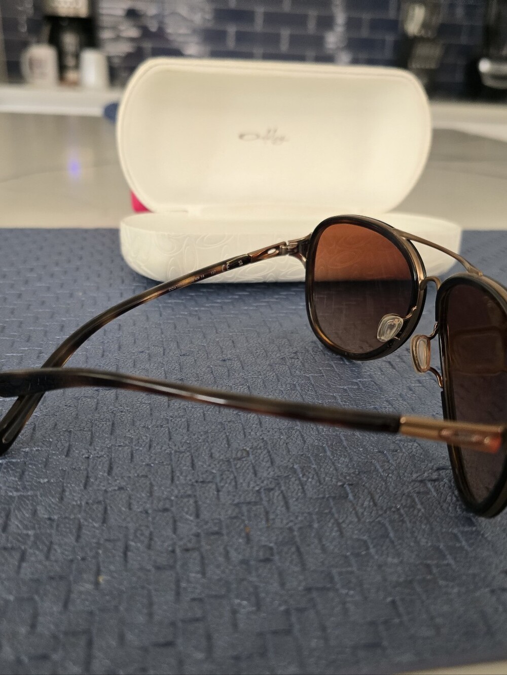 Oakley Tortoise Frames with Brown Gradient Lenses - Picture 2 of 5